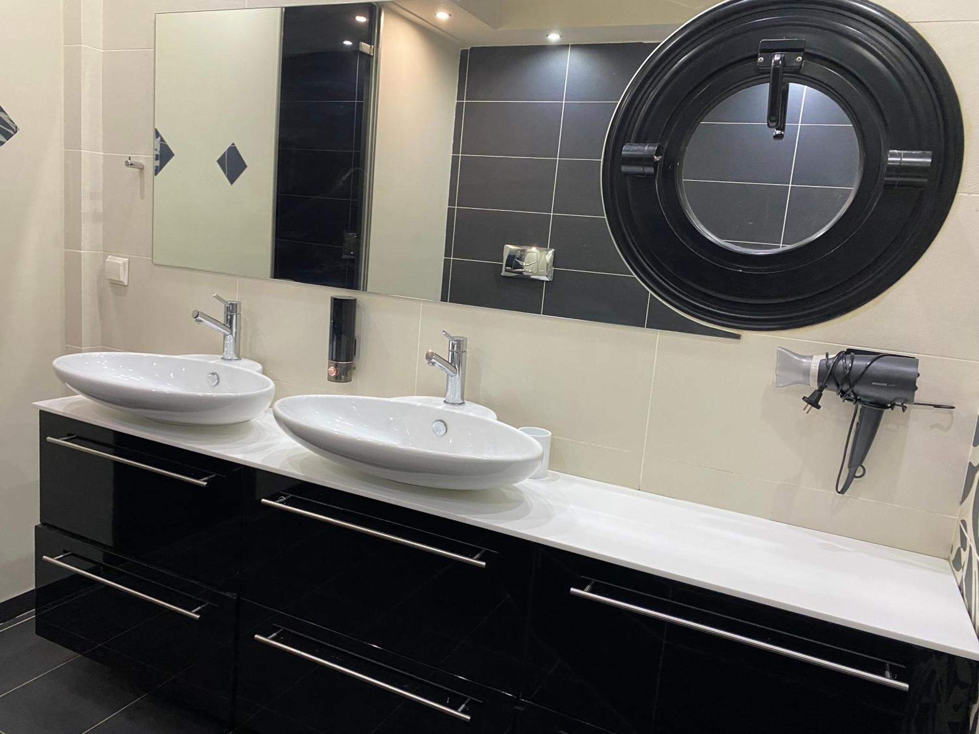 Luxury View Apartment 10Min From Athens Airport Koropi Esterno foto